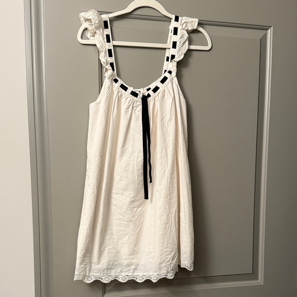 Aerie Cream and Black Sleeveless Blouse
